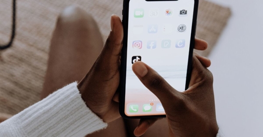 TikTok distracted driving and car accidents